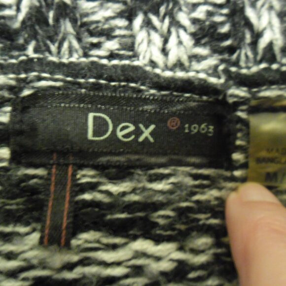 Cowl neck sweater with pocket detail. Medium size. - Picture 5 of 5